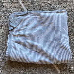 Honest company radiation blocking  blanket